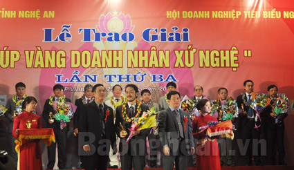 Trao thưởng Cúp Vàng doanh nhân xứ Nghệ lần thứ ba